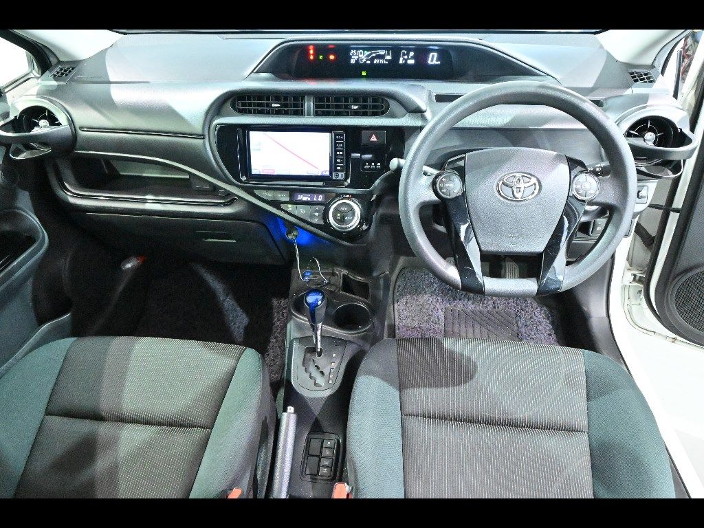 2016 Toyota Aqua S Style Black auction photo 3