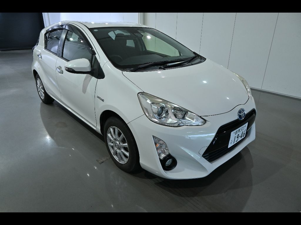 Japan Auction Vehicles 16 2016 Toyota Aqua S Style Black auction photo