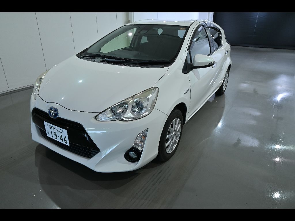 2016 Toyota Aqua S Style Black auction photo 4