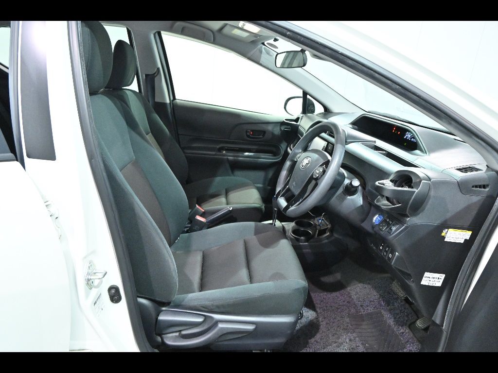 2016 Toyota Aqua S Style Black auction photo 6
