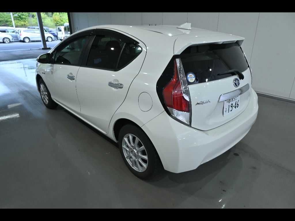 2016 Toyota Aqua S Style Black auction photo 5