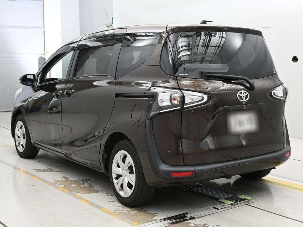 2022 Toyota Sienta Fanbase G auction photo 6