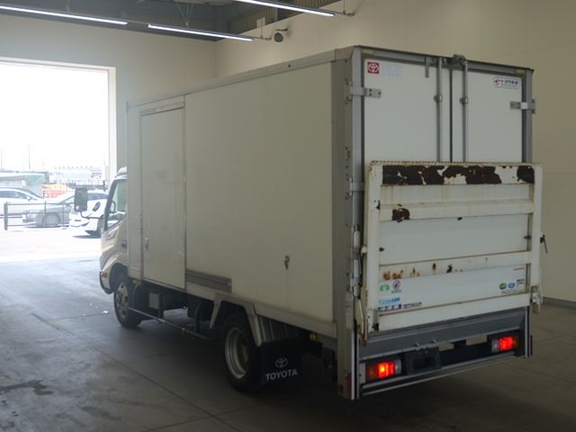 2020 Toyota Dyna Refrigerated PG auction photo 2