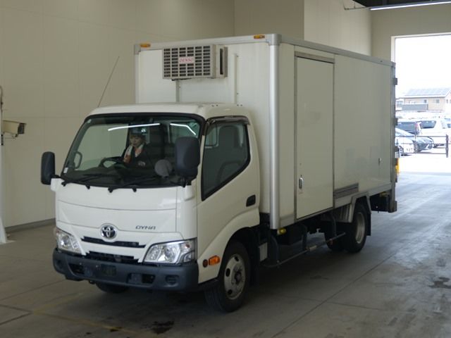 Japan Auction Vehicles 23 2020 Toyota Dyna Refrigerated PG auction photo