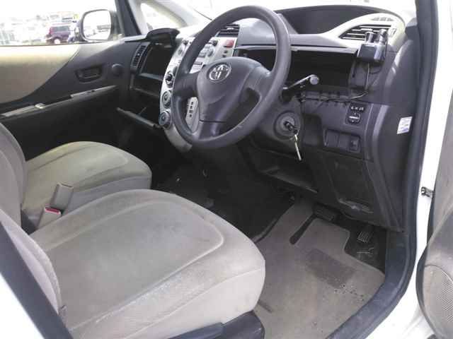 2010 Toyota Ractis auction photo 3