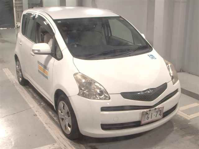 Japan Auction Vehicles 12 2010 Toyota Ractis auction photo