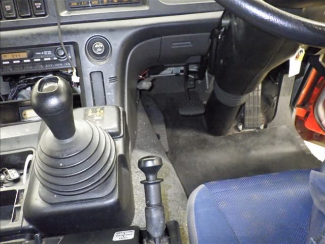 2013 Isuzu tractor auction photo 7
