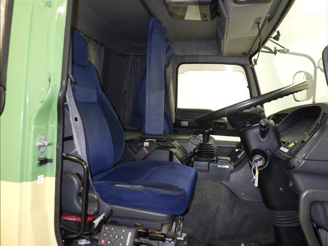 2013 Isuzu tractor auction photo 5