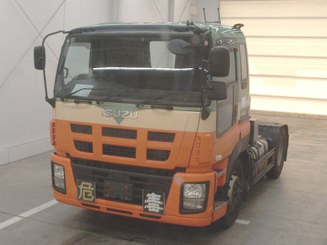 2013 Isuzu tractor Japan auction vehicle