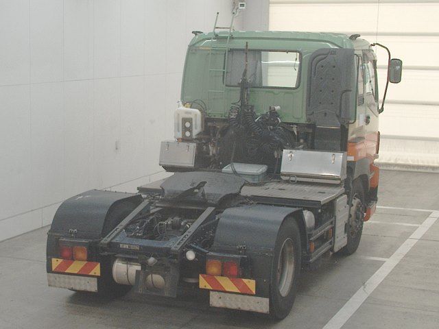 2013 Isuzu tractor auction photo 2