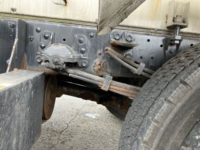 2011 Isuzu Forward サンスイ auction photo 9