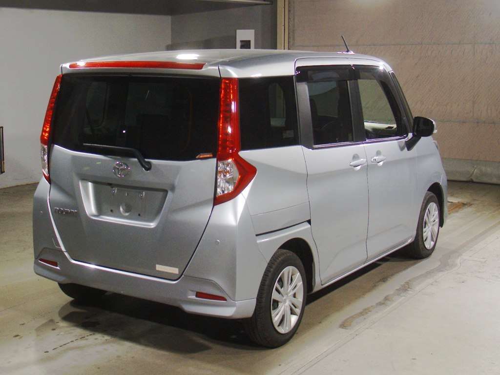 2021 Toyota Roomy G auction photo 2