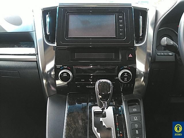 2016 Toyota Vellfire 4WD auction photo 6