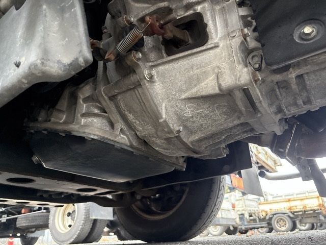 2010 Isuzu Elf Van auction photo 11