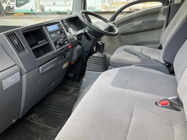 2010 Isuzu Elf Van auction photo 5