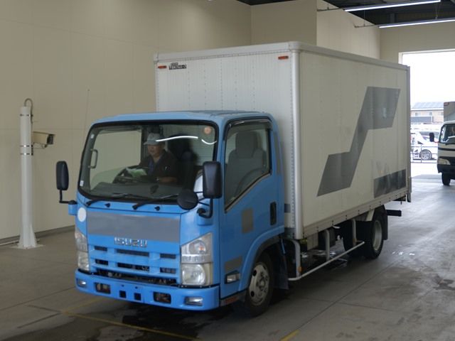 2010 Isuzu Elf Van Japan auction vehicle