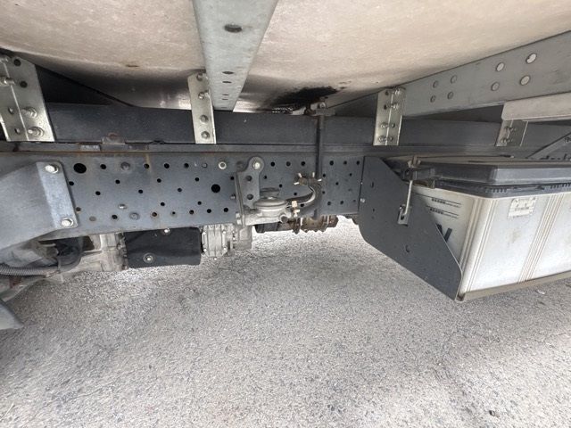 2010 Isuzu Elf Van auction photo 12