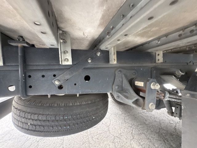 2010 Isuzu Elf Van auction photo 16