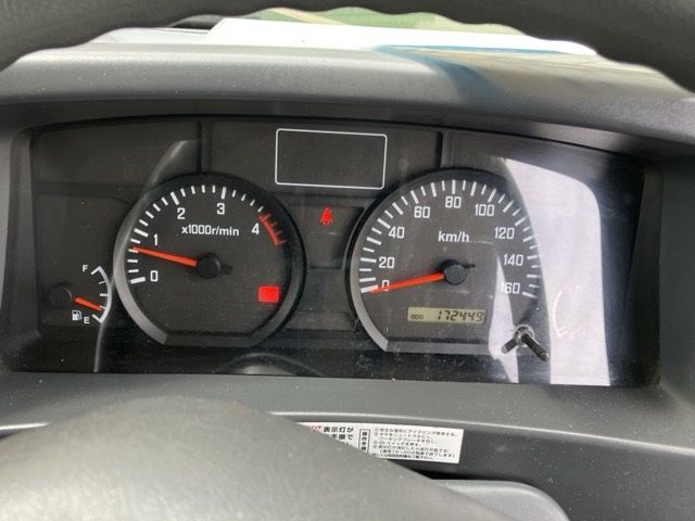 2010 Isuzu Elf Van auction photo 7