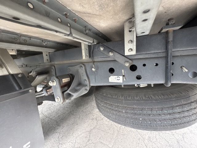 2010 Isuzu Elf Van auction photo 14
