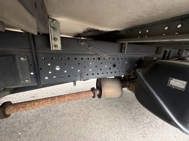2010 Isuzu Elf Van auction photo 17