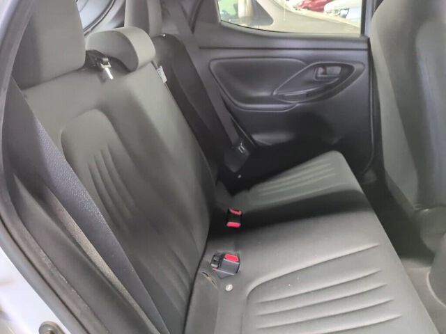 2021 Toyota Yaris ハイブリッドX auction photo 6