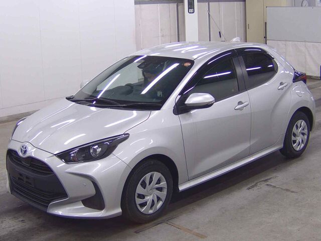 2021 Toyota Yaris ハイブリッドX auction photo 4