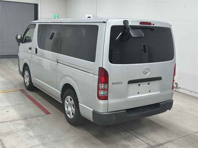 2021 Toyota Hiace Long DX auction photo 2