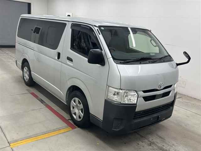 2021 Toyota Hiace Long DX Japan auction vehicle