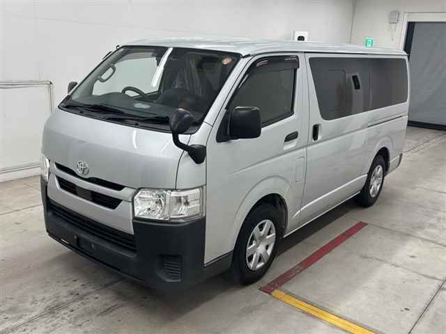 2021 Toyota Hiace Long DX auction photo 4