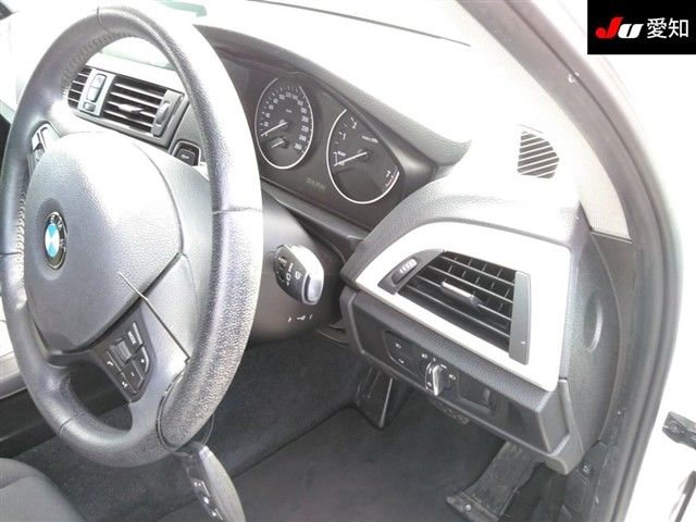 2013 BMW 1 Series 116i auction photo 5