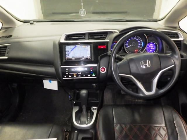 2016 Honda Fit 13G Fパッケージ auction photo 3