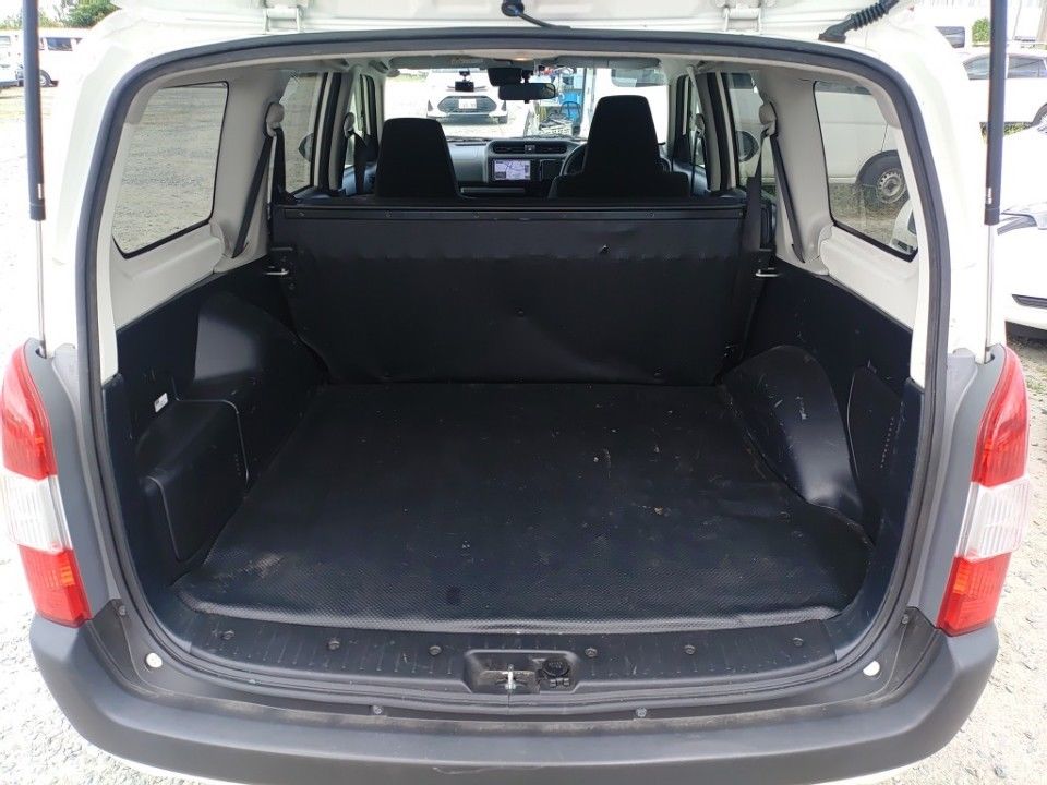 2022 Toyota Probox auction photo 8