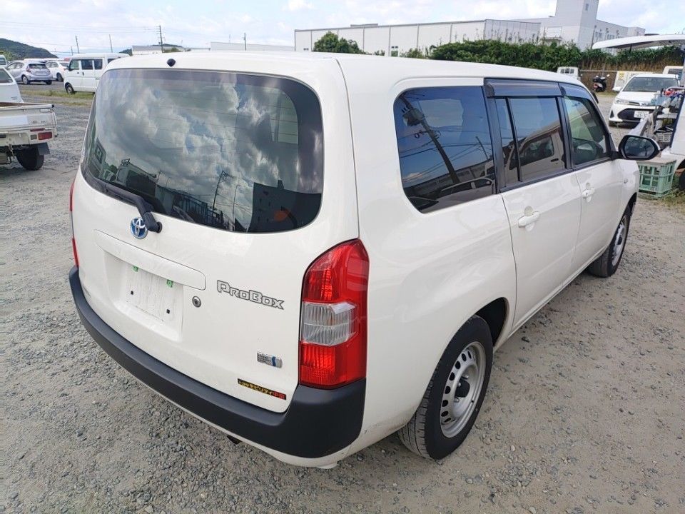 2022 Toyota Probox auction photo 2