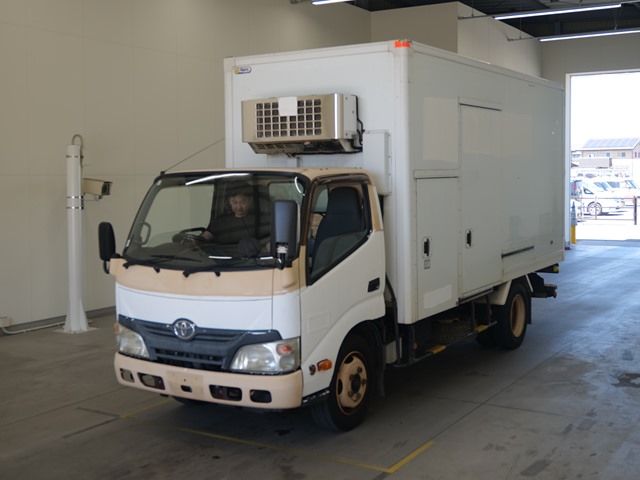 Japan Auction Vehicles 20 2013 Toyota Dyna Reitou auction photo