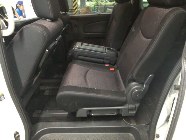 2011 Nissan Serena ハイウェイスター auction photo 6