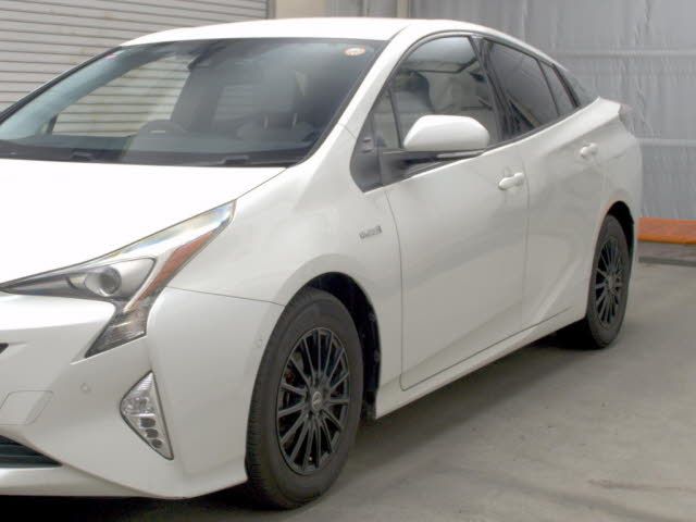 2016 Toyota Prius Aツーリングセレクション auction photo 4