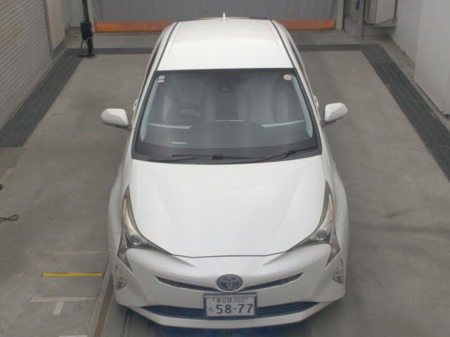 2016 Toyota Prius Aツーリングセレクション auction photo 6