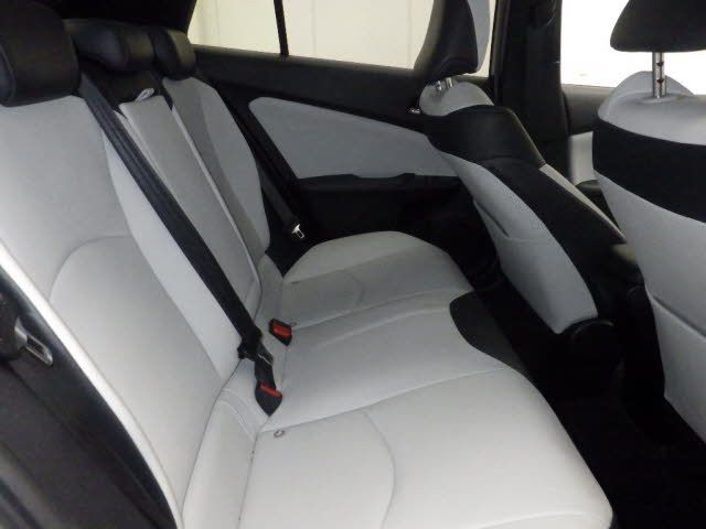 2016 Toyota Prius Aツーリングセレクション auction photo 8