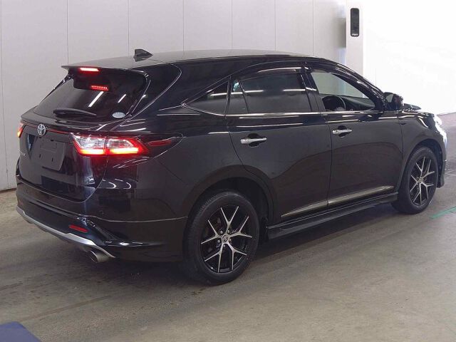 2019 Toyota Harrier Premier Style Noir auction photo 5