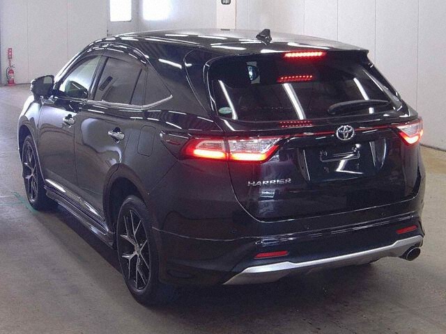 2019 Toyota Harrier Premier Style Noir auction photo 2