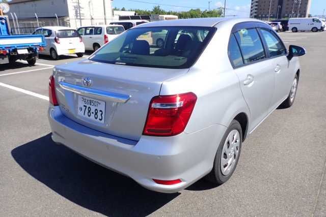2021 Toyota Corolla Axio EX auction photo 2