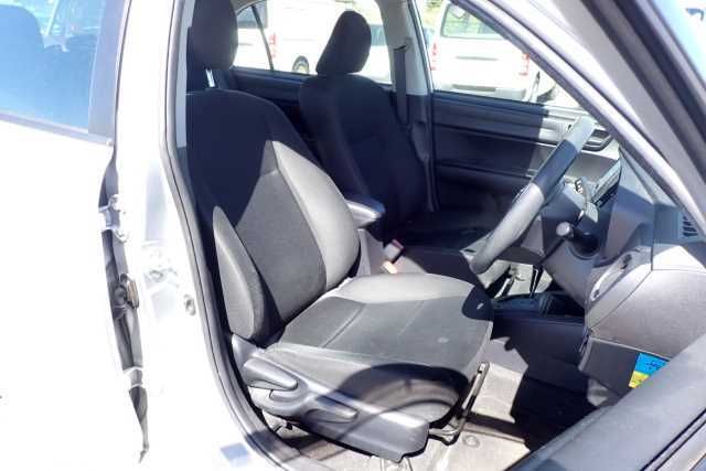 2021 Toyota Corolla Axio EX auction photo 5