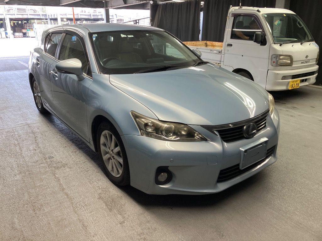 Japan Auction Vehicles 7 2011 Lexus CT200h バージョンC auction photo