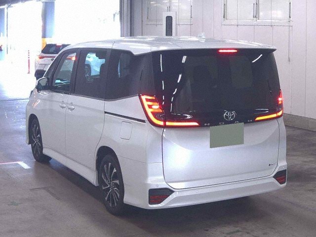 2026 Toyota Noah Hybrid S-Z auction photo 2