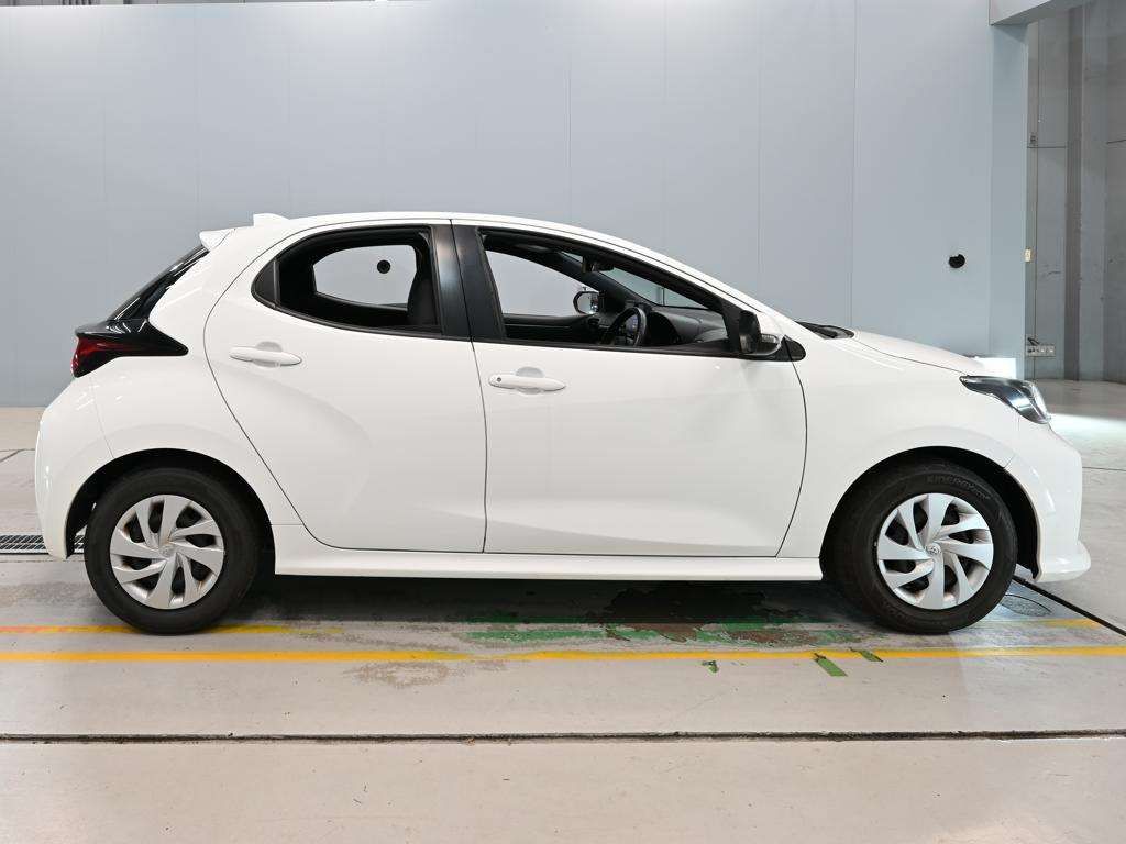 2021 Toyota Yaris X auction photo 3