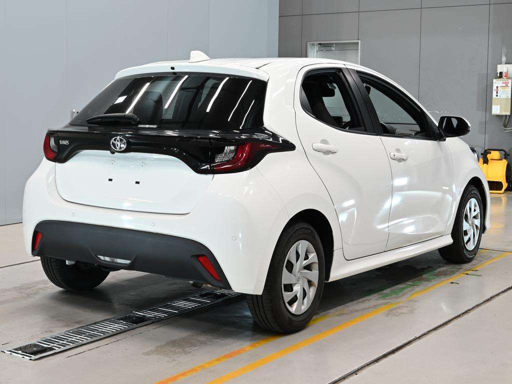 2021 Toyota Yaris X auction photo 2