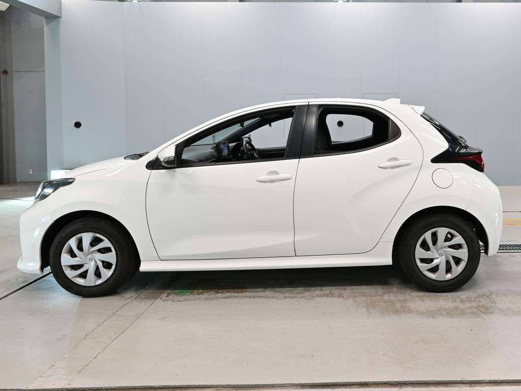 2021 Toyota Yaris X auction photo 4