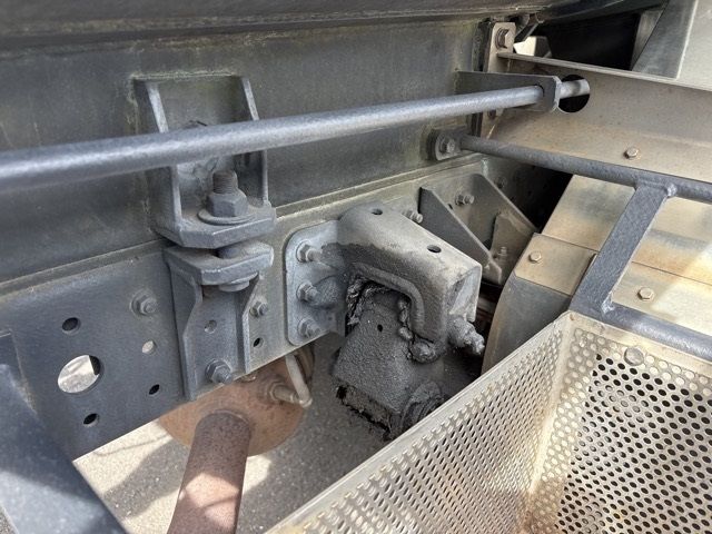 2016 Mitsubishi Fuso Canter vacuum auction photo 16