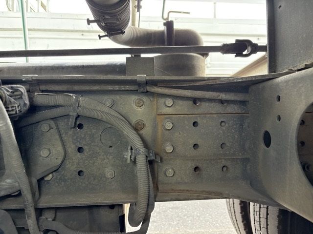 2016 Mitsubishi Fuso Canter vacuum auction photo 18